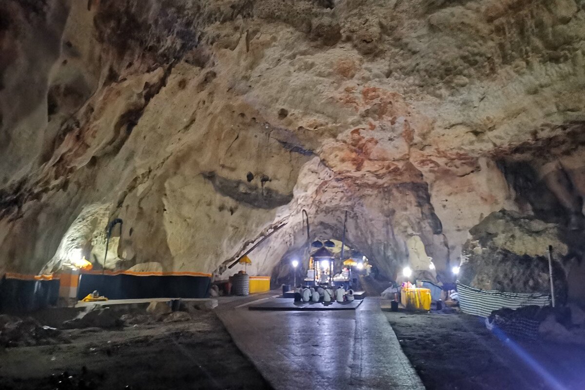 Giri Putri Cave Temple