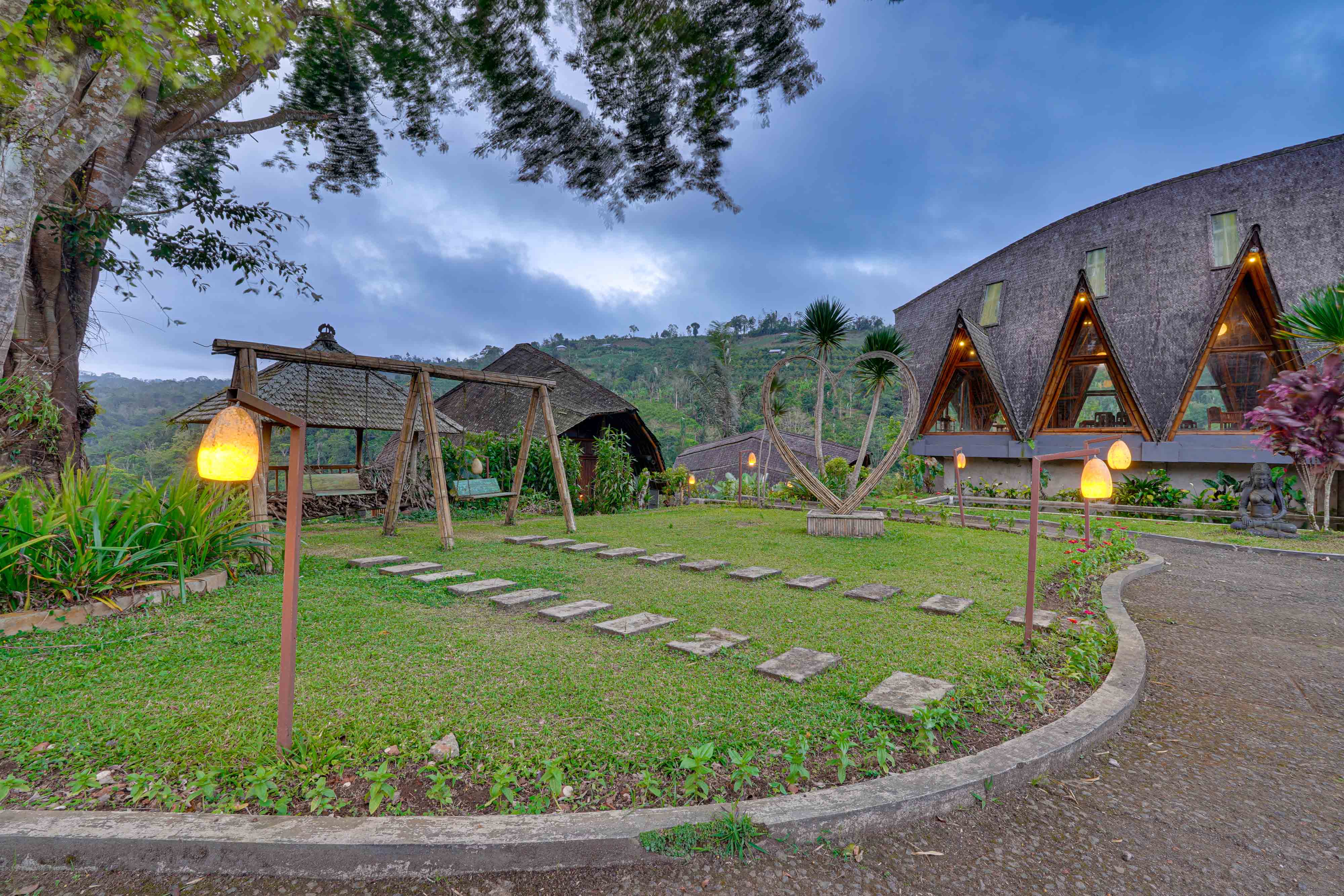 Plaga Eco Village 2