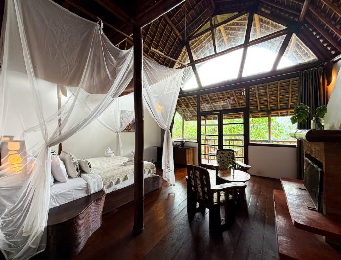 Plaga Eco Village 5