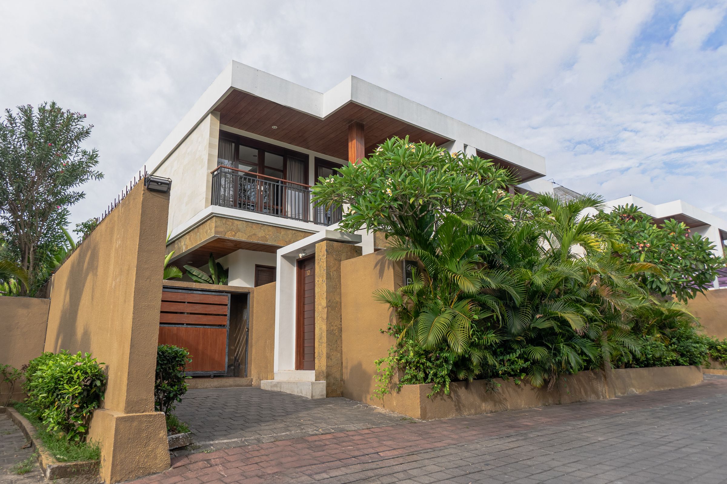 Miles Villa - 2BR Private Villa