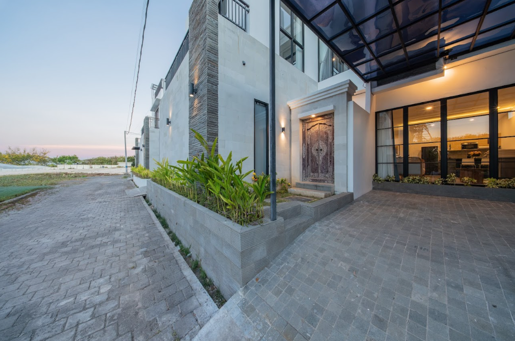 Dean's Zouri Villa Management