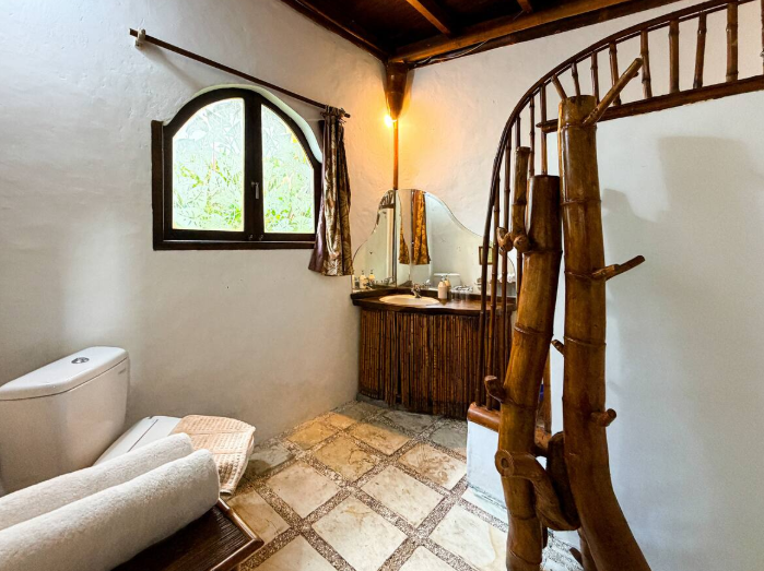 Plaga Eco Village 2