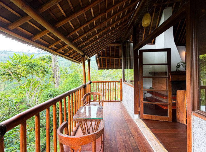 Plaga Eco Village 1