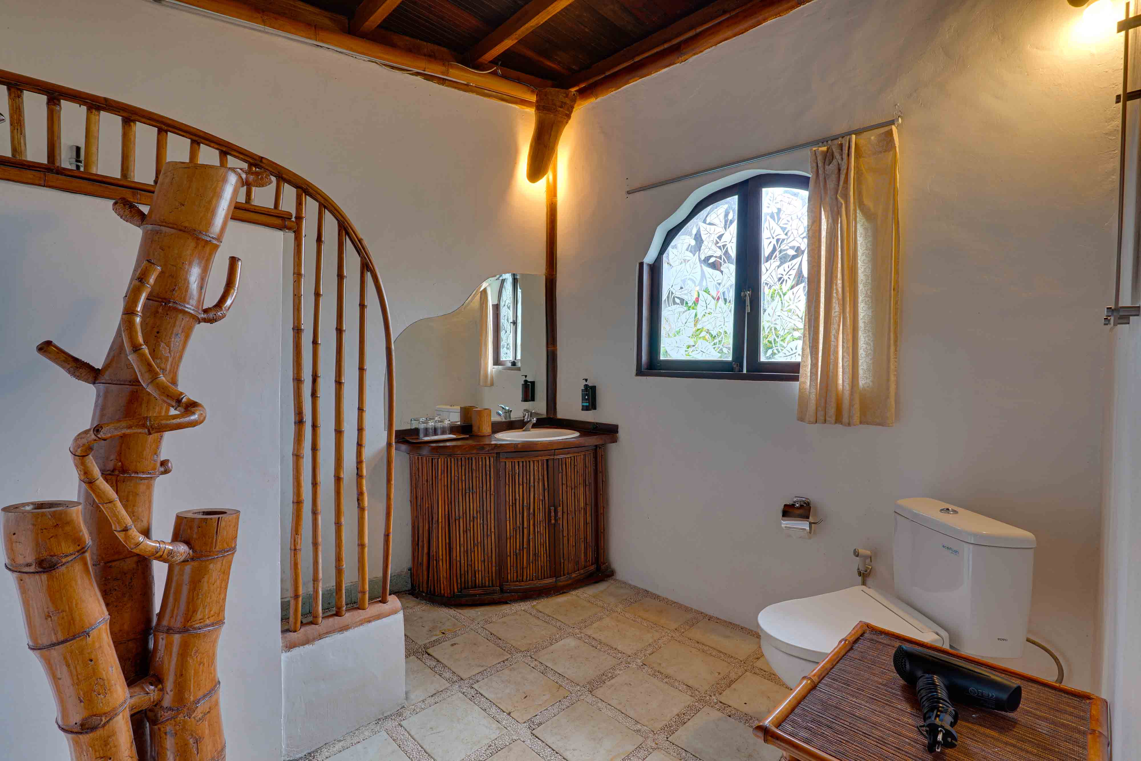 Plaga Eco Village 1