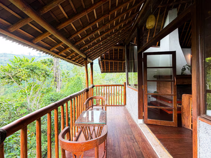 Plaga Eco Village 5